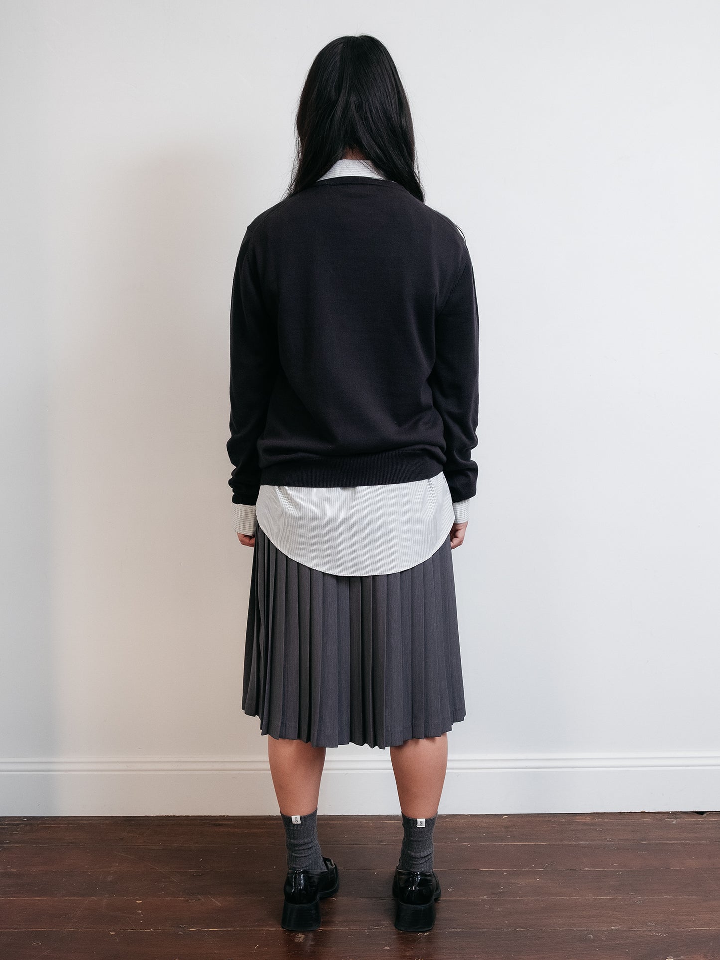 Cotton V-Neck Sweater Black M-L