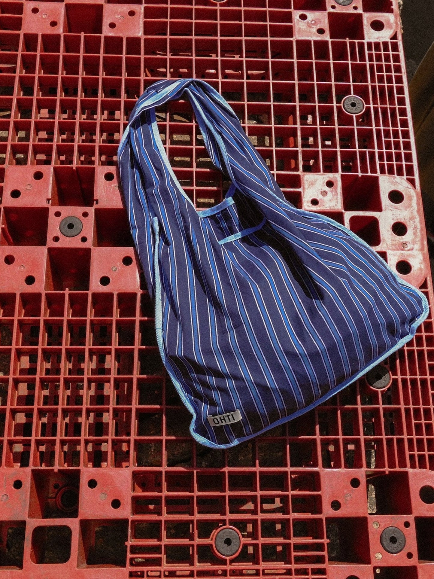 OHTI Tote Winter